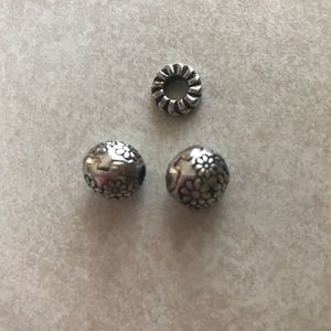 Pandora lot of 3 - 1 spacer Bead and 2 lock beads